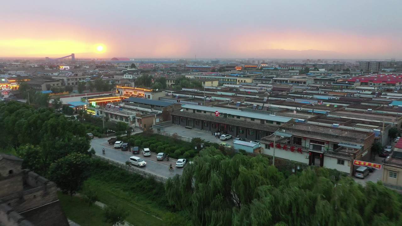 夕阳下的古城