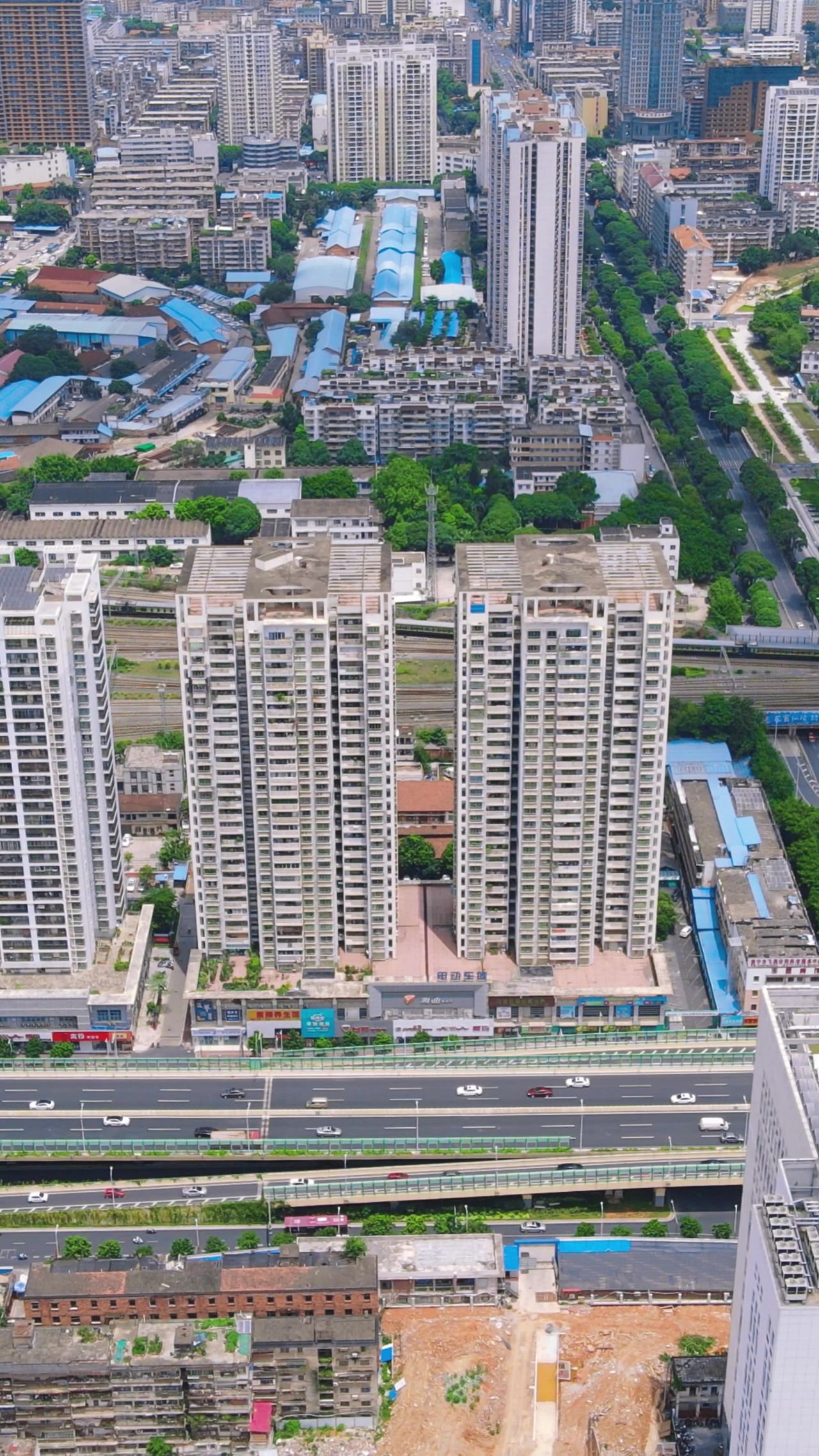 4K航拍城市铁路公路交通类视频