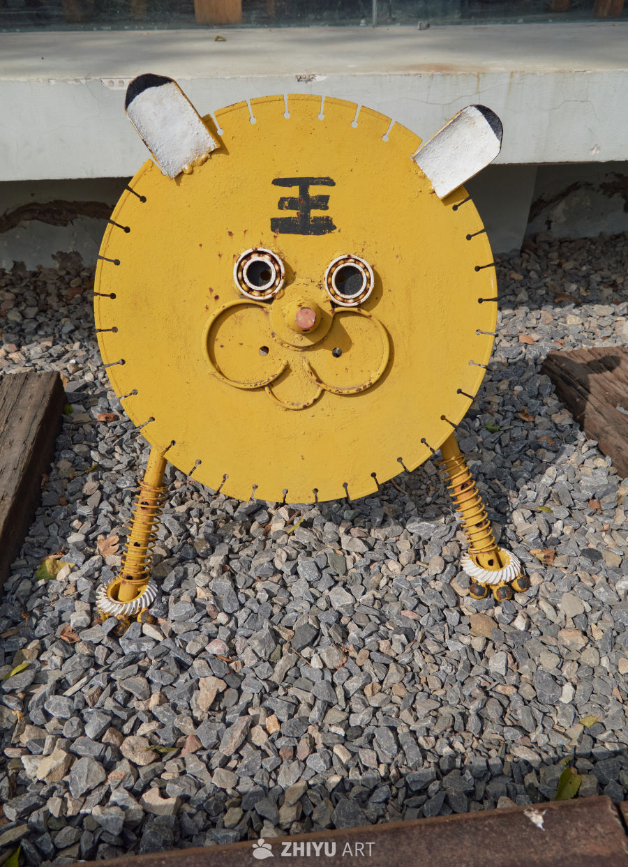 户外工业风老虎手工摆件全景