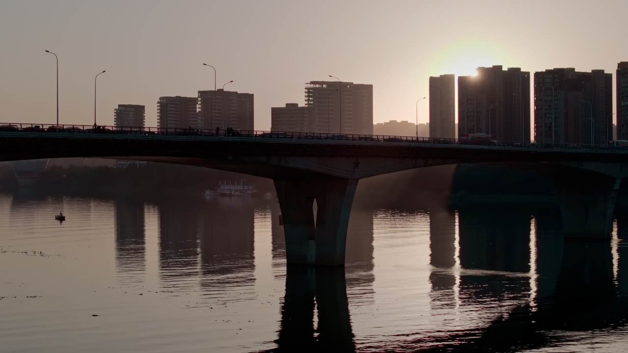湖南长沙湘府路大桥城市建筑交通车流航拍 4