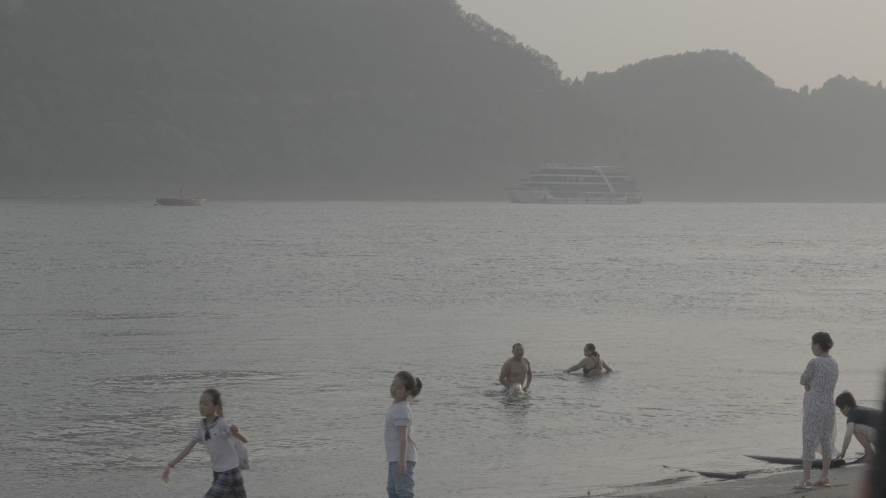 宜昌江边 56