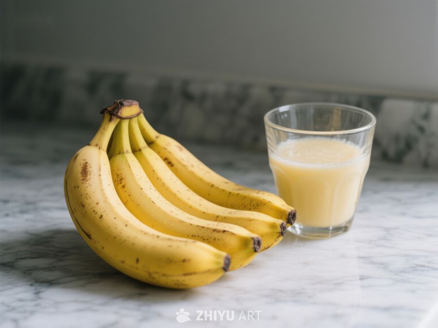香蕉与牛奶饮品静置大理石台面 559