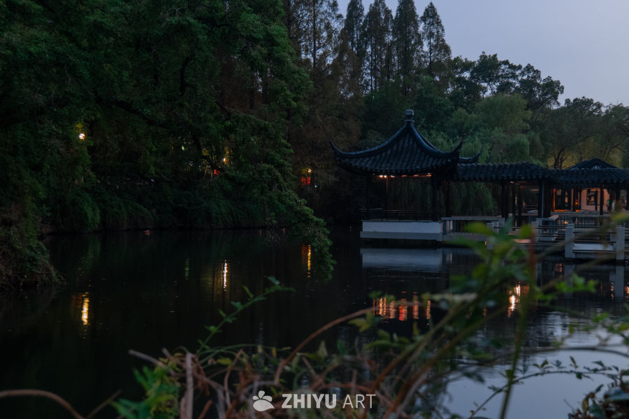 黄昏古典园林景