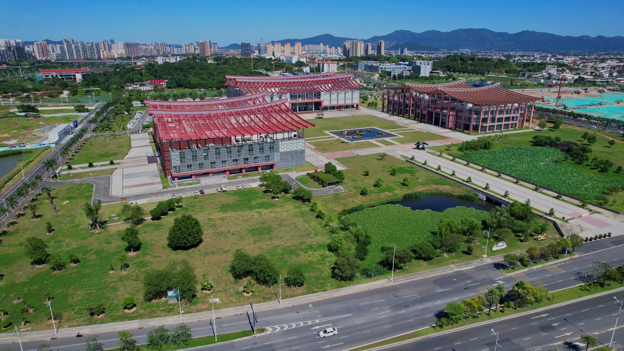 航拍漳州三馆建筑风光