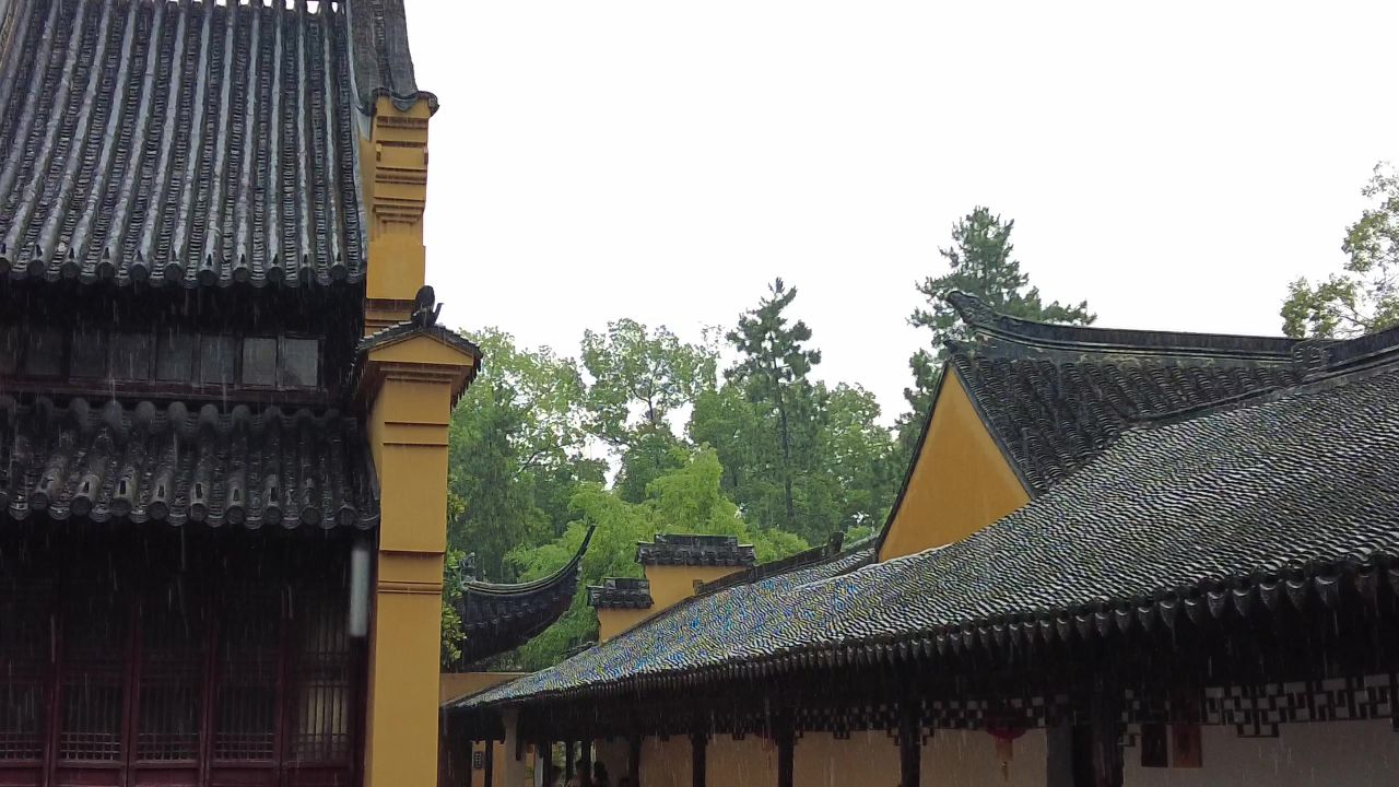 江苏苏州下雨素材实拍