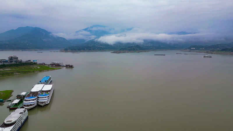航拍湖北三峡清晨迷雾云雾  
