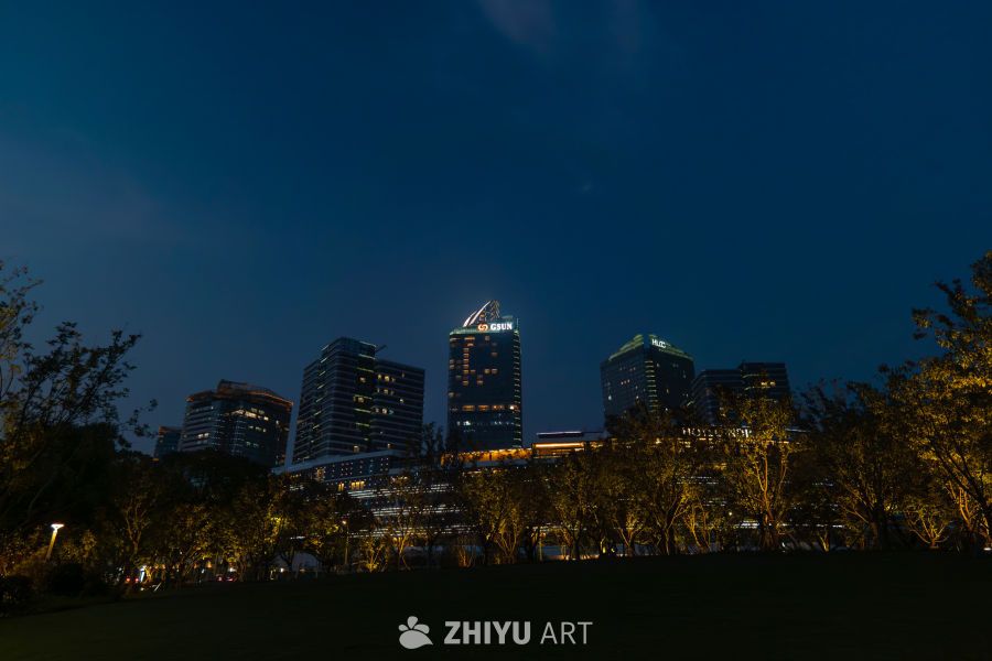 夜幕下的都市灯火