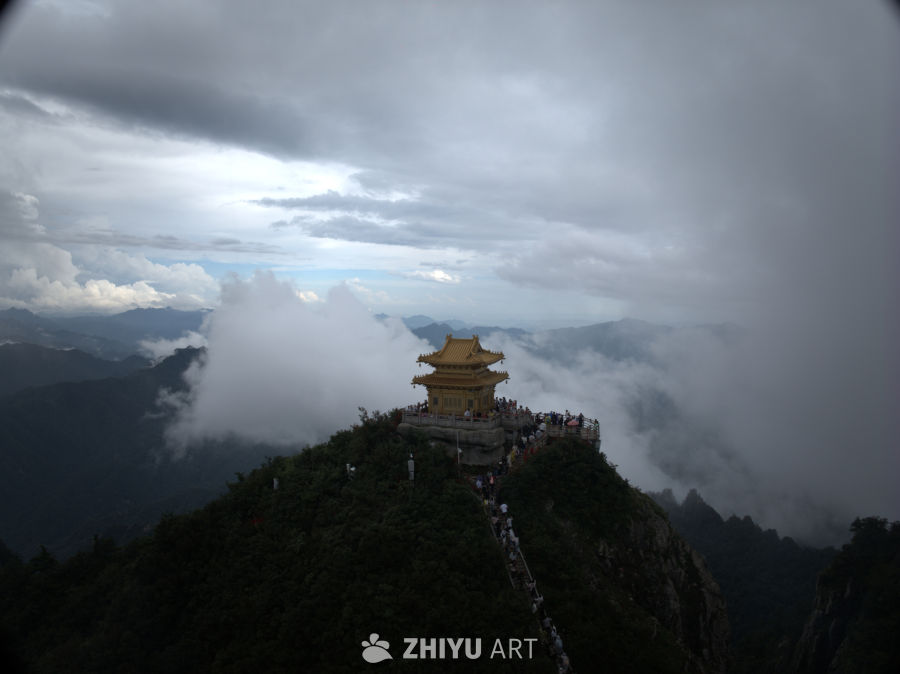 老君山金顶爬山航拍