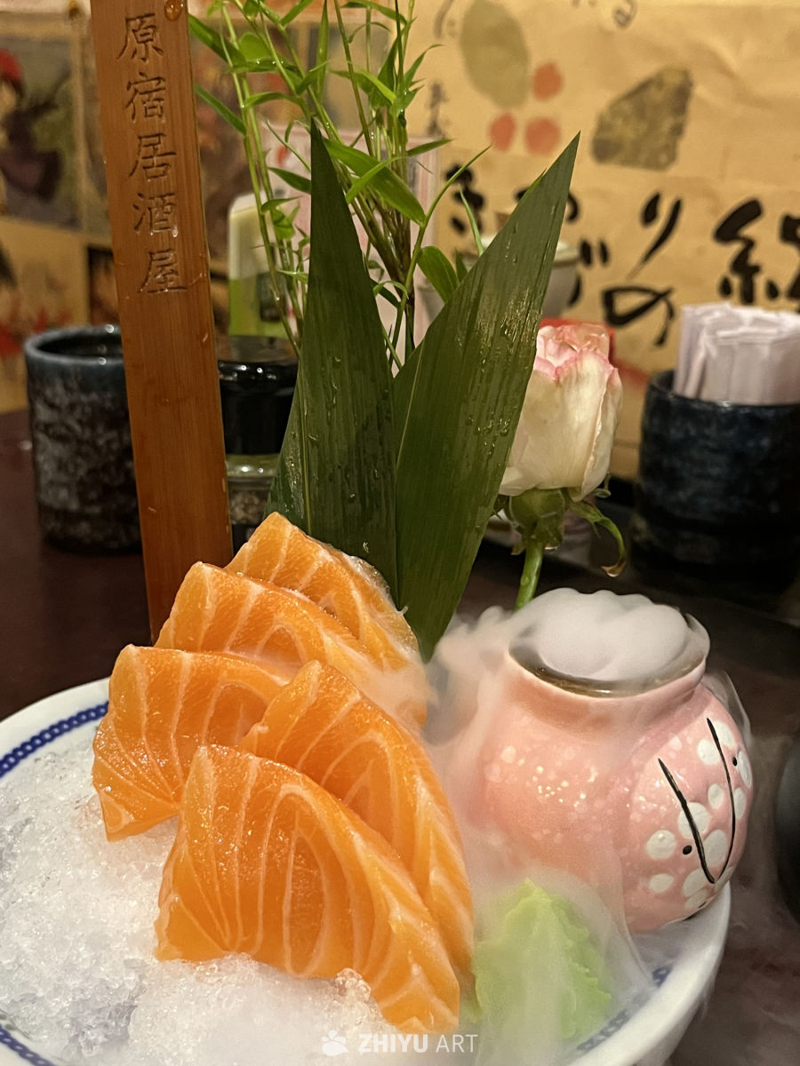 精致三文鱼刺身