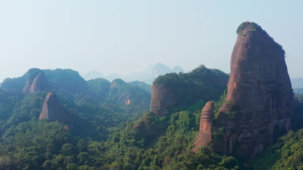 广东冬天丹霞山阳原石一