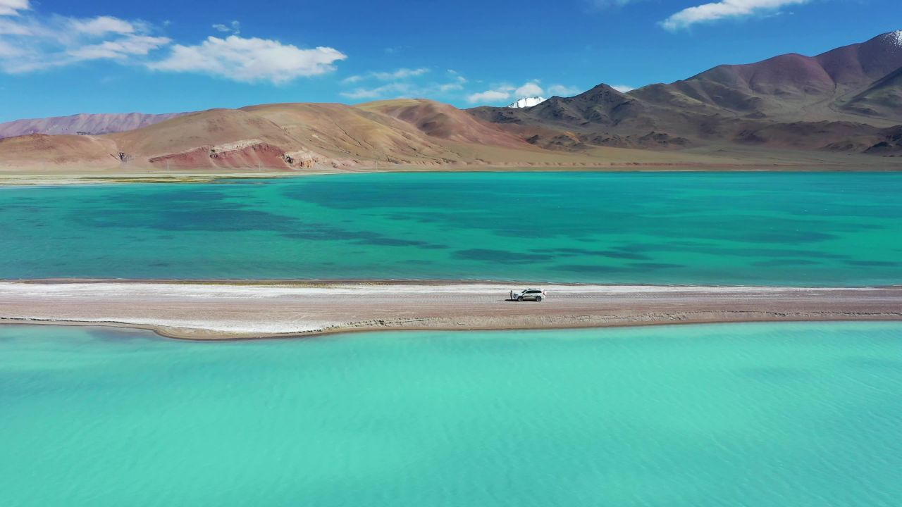 航拍西藏阿里物玛错和达绕错双湖