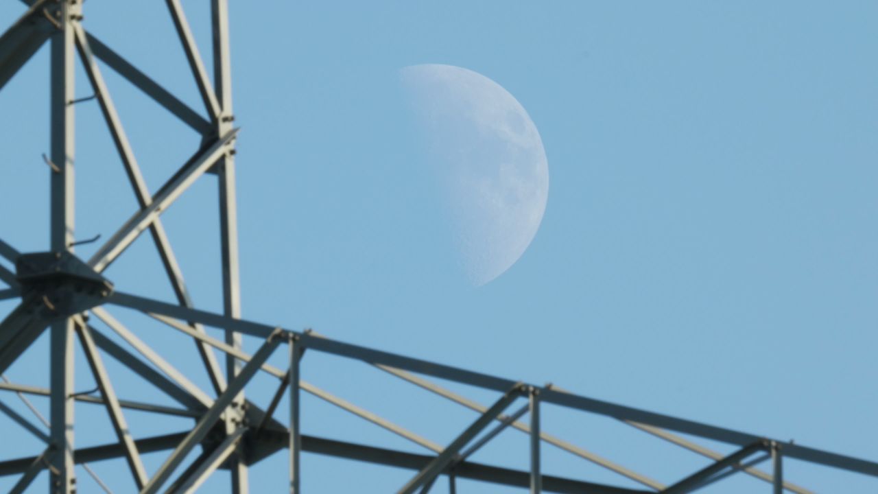 月亮月球夜晚天空皎洁明月长焦特写延时摄影 5