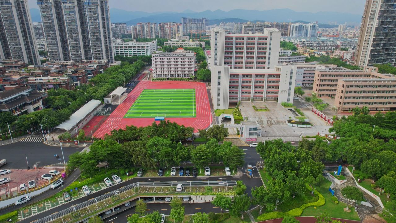 航拍厦门第二外国语学校 7