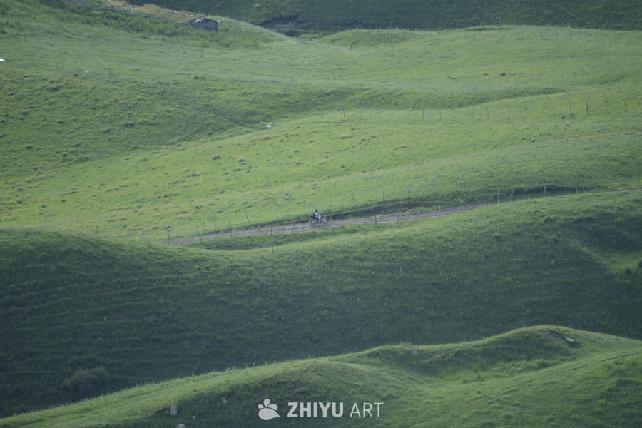 山间骑行