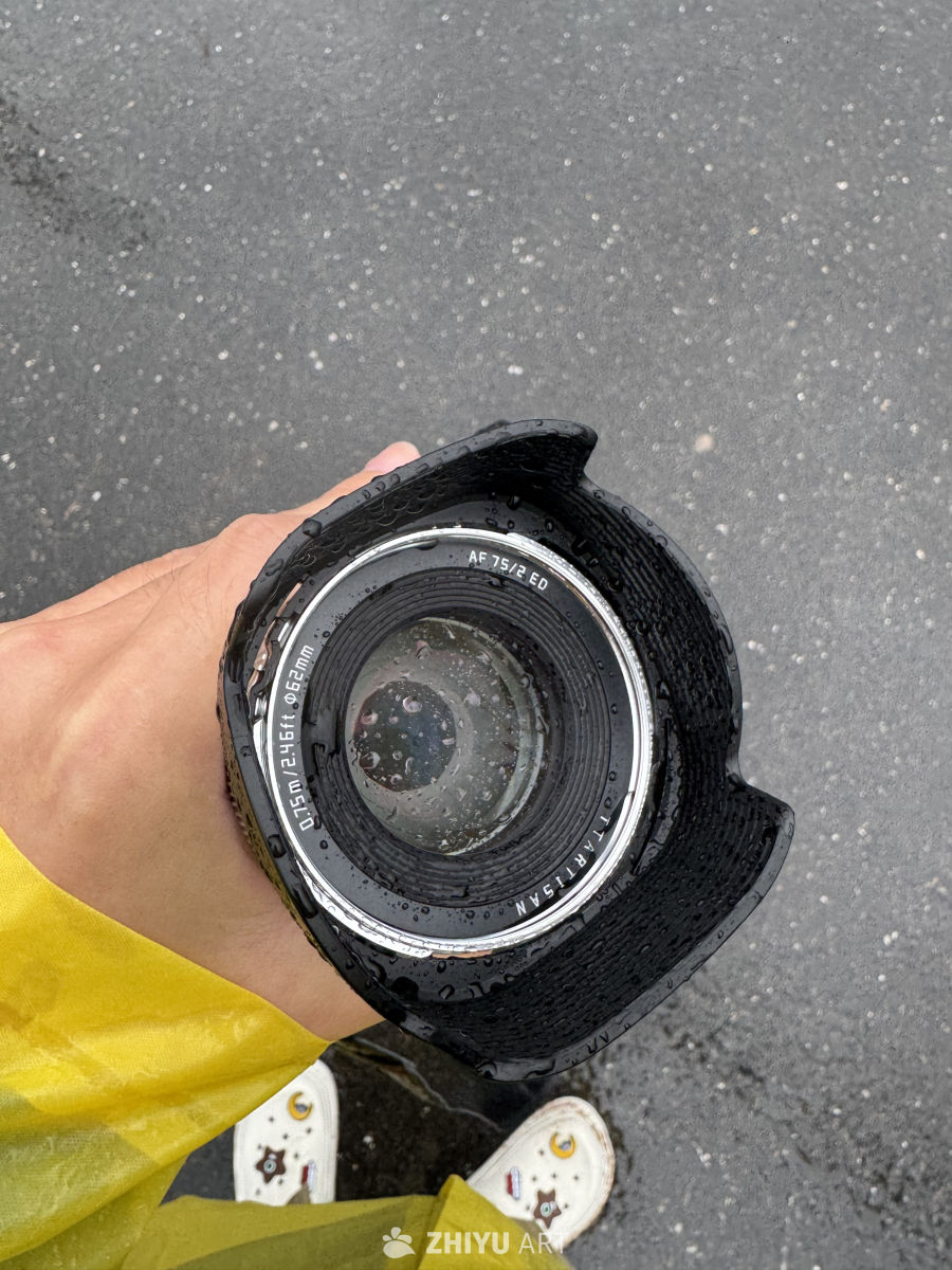 雨中摄影：镜头的守护