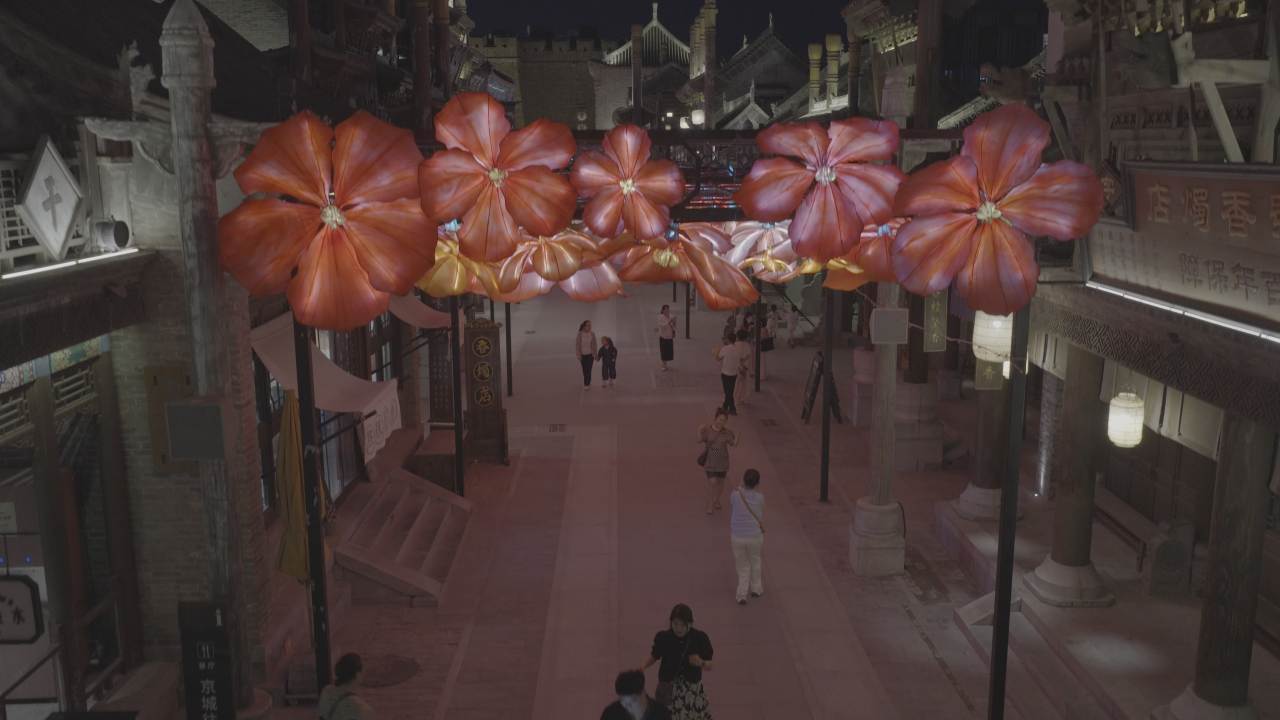 夜色中的古街