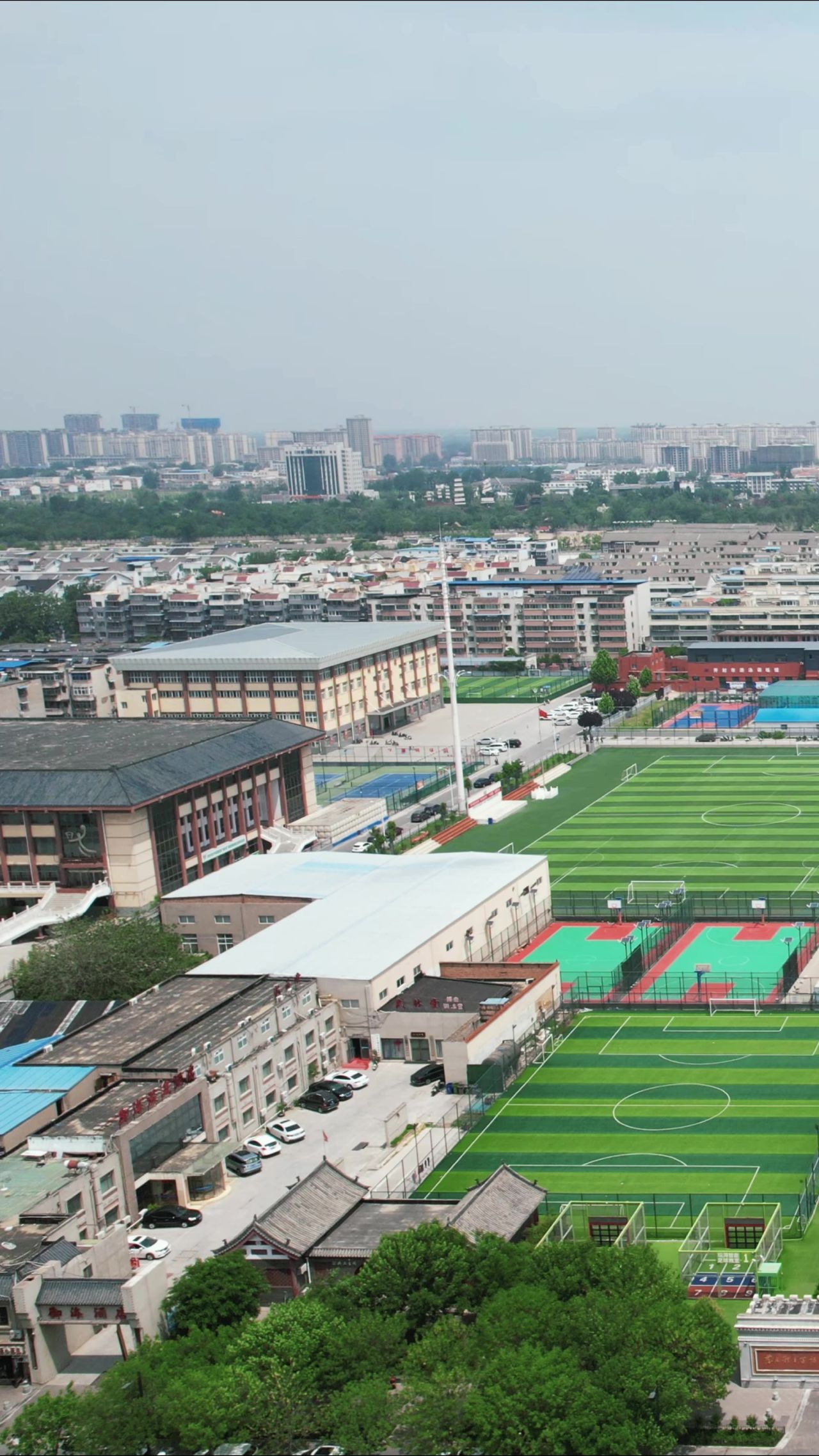 河南开封城市风光竖屏航拍 