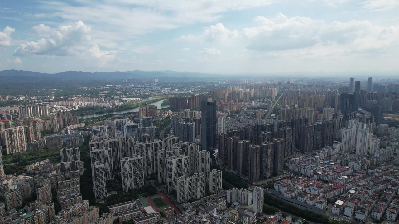 江西赣州城市蓝天白云城市大景全景航拍 
