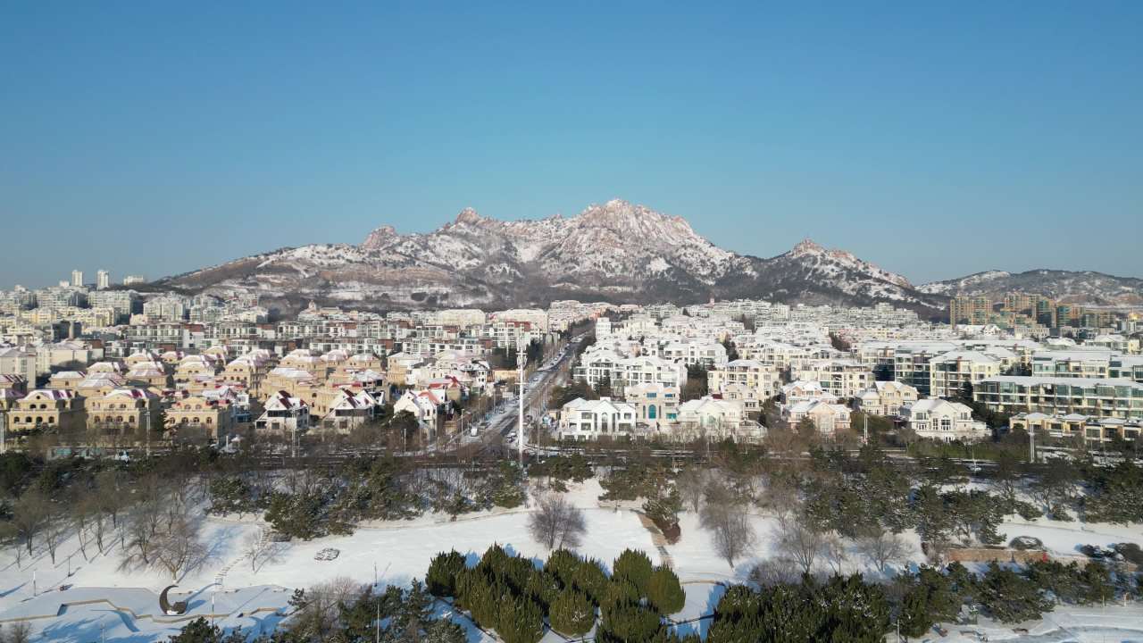 青岛石老人浴场海边雪景航拍 35