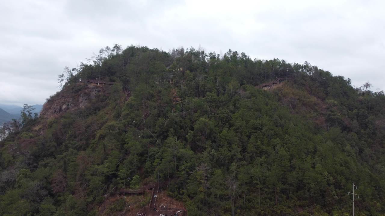 山与小镇 4