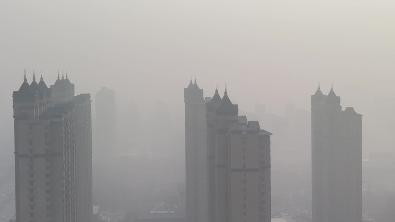 雾中城市