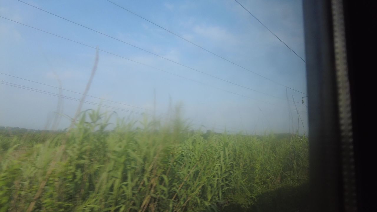 旅途高铁窗外风景一闪而过实拍 