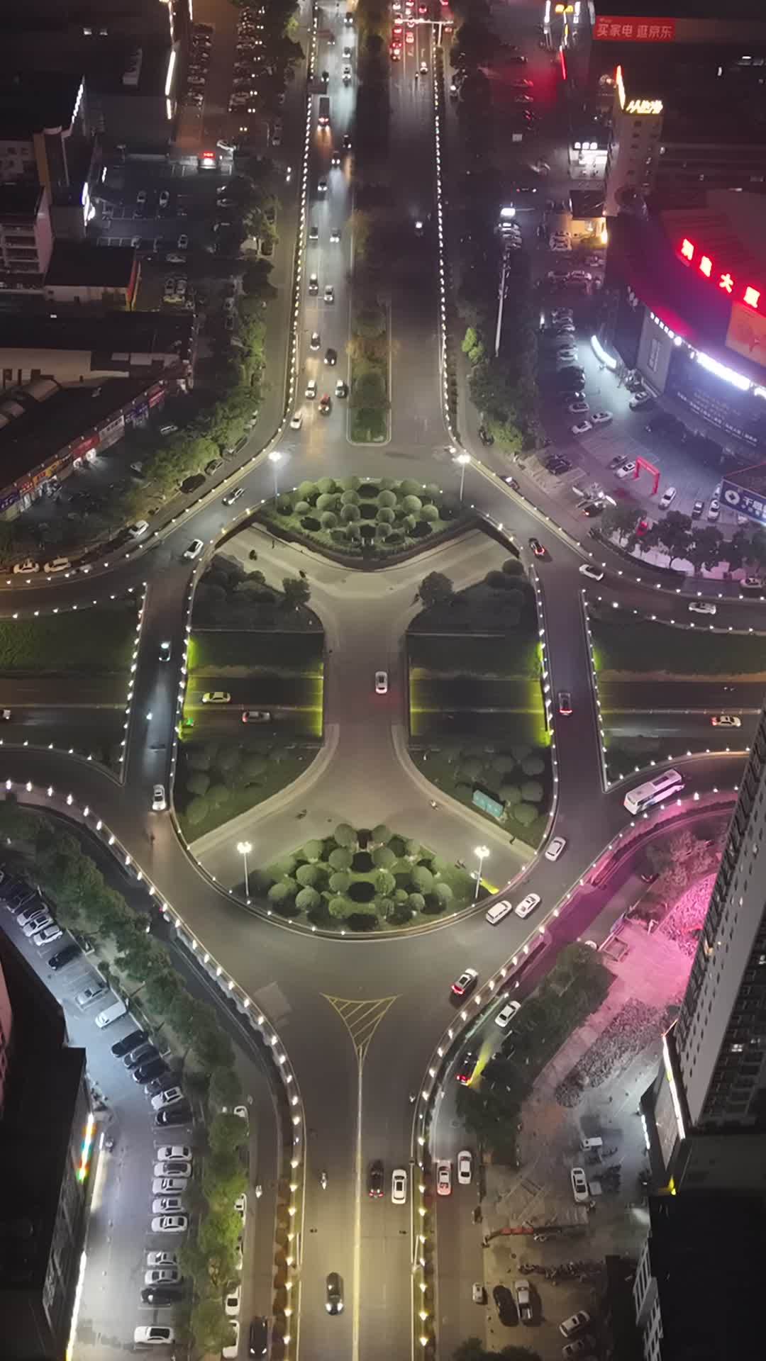夜幕下的城市交响