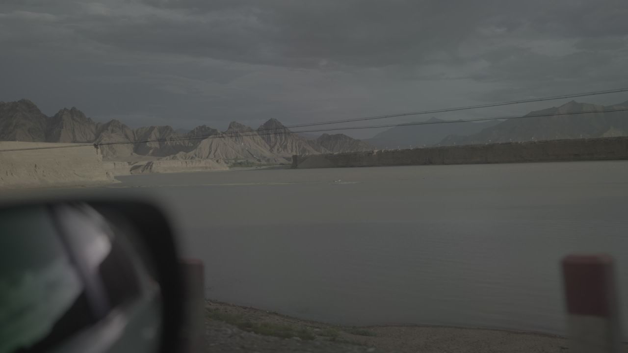 西北 8
