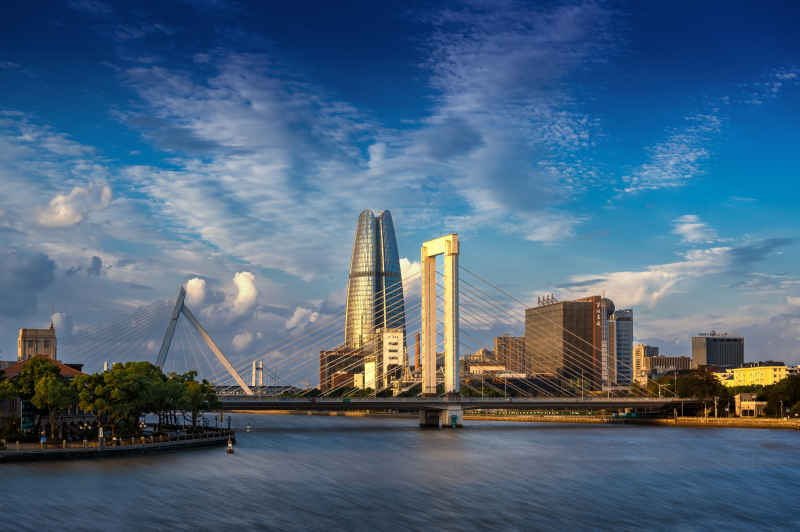 宁波外滩大桥和财富中心