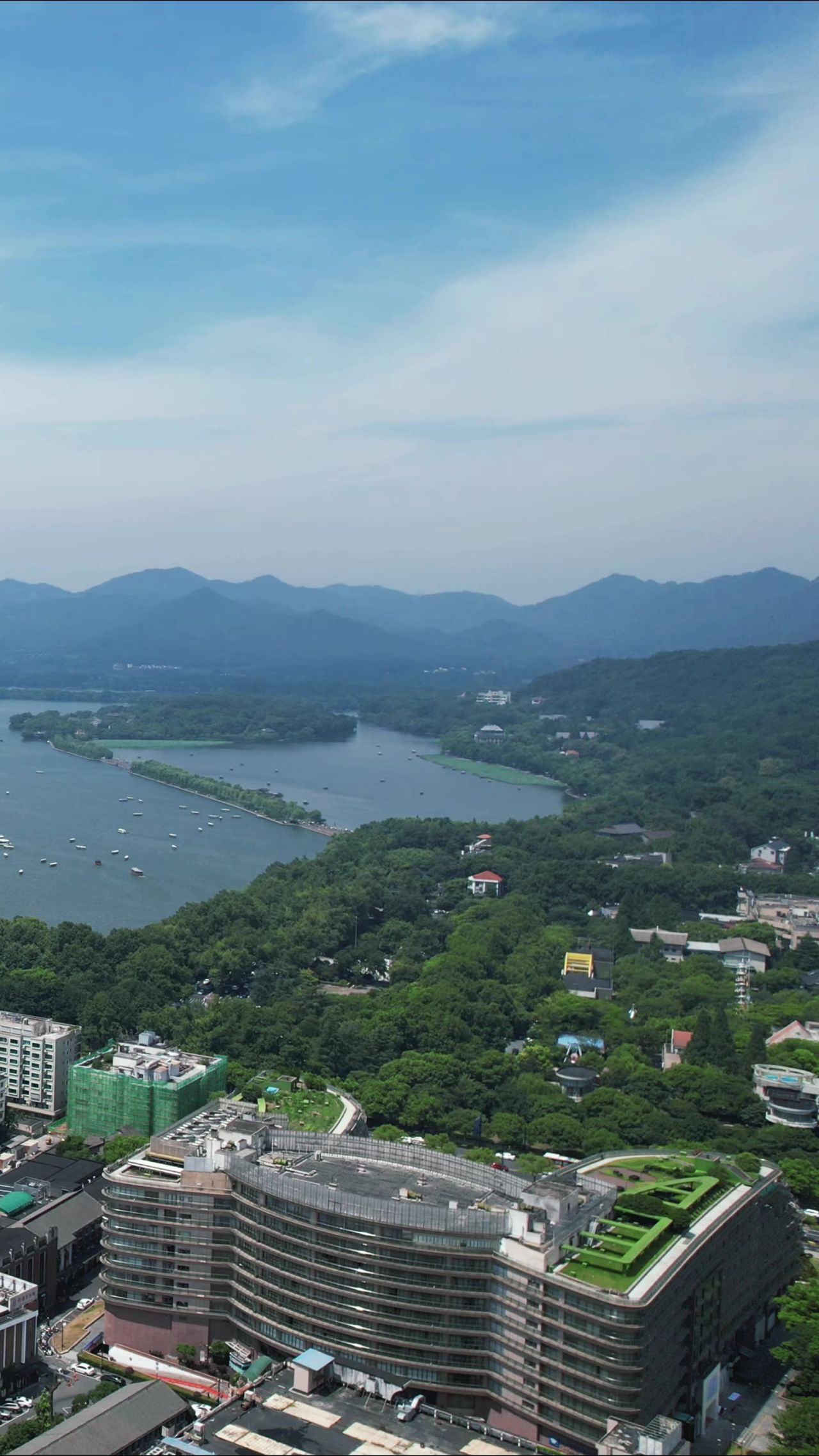 浙江杭州城市大景西湖竖屏航拍 