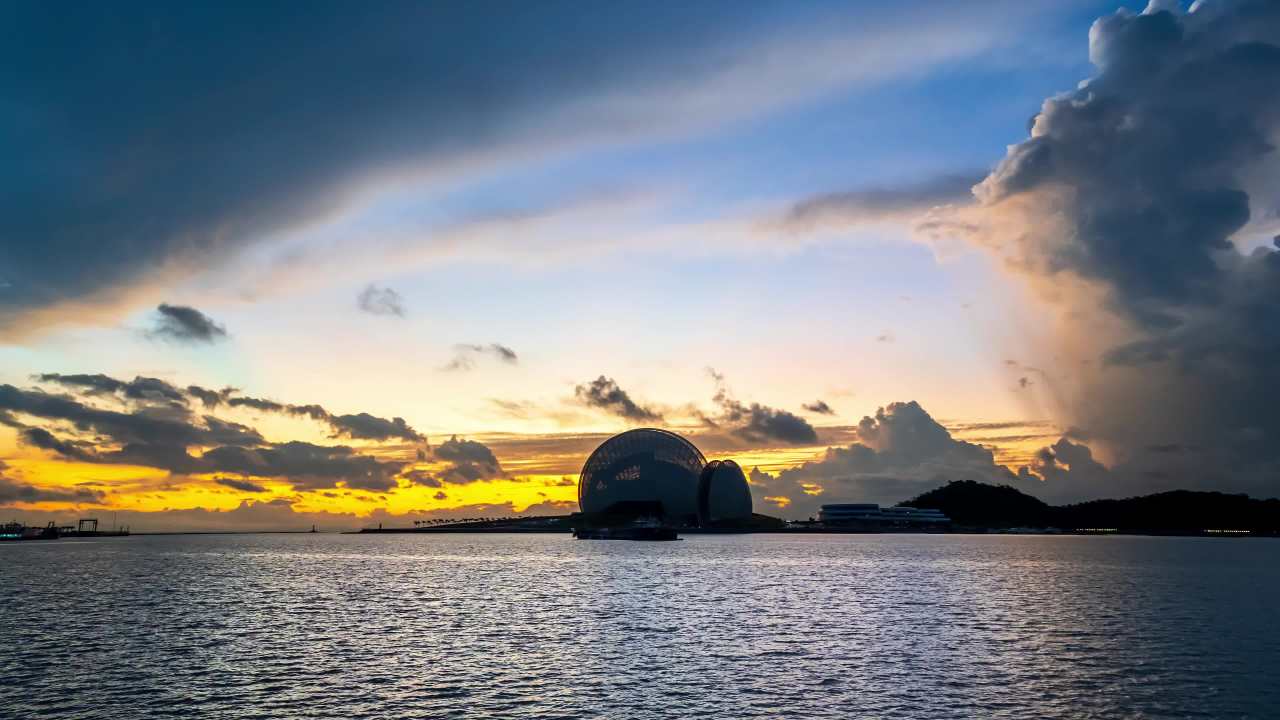 珠海地标建筑日出前风光