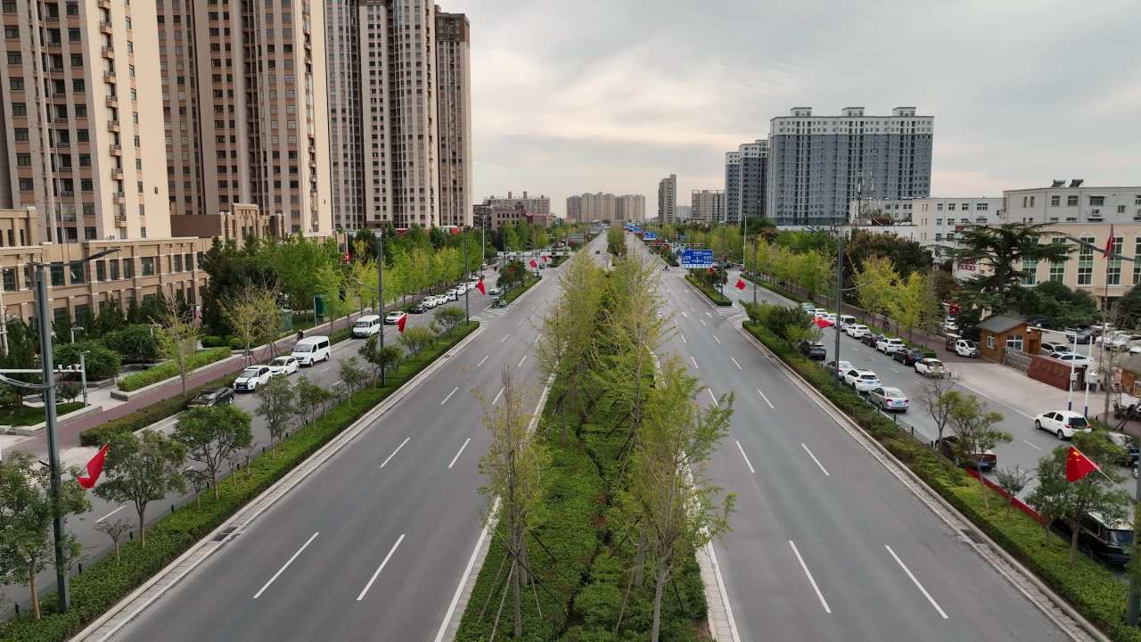 城市街道全景