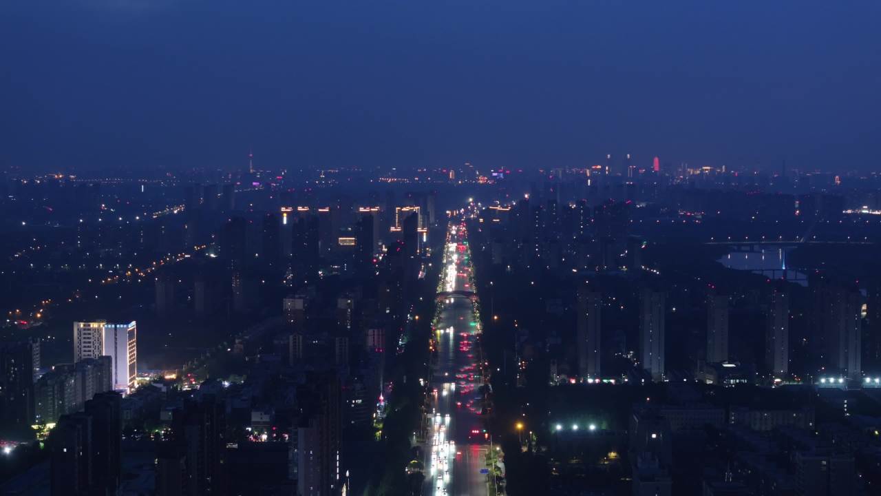 灯火辉煌的城市夜景