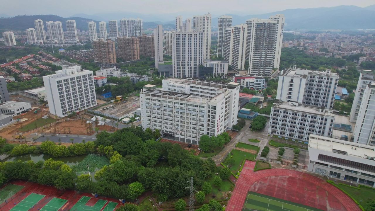 航拍厦门东海学院 11
