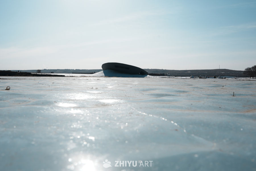 冰封的现代建筑