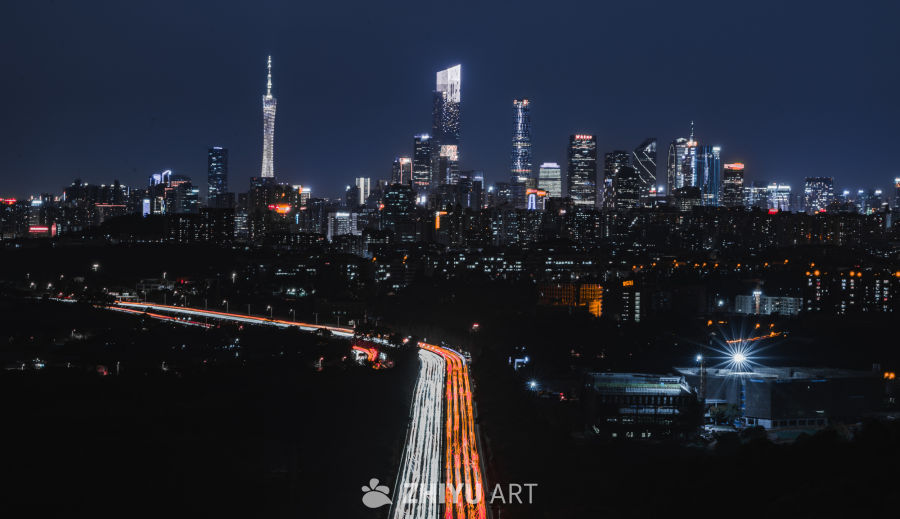 夜幕下的城市灯火