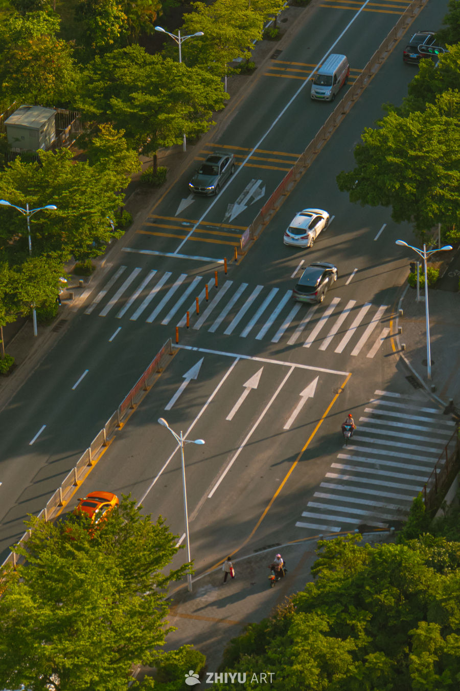 清晨城市道路俯瞰