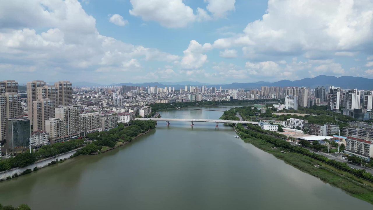 航拍江西赣州飞龙大桥