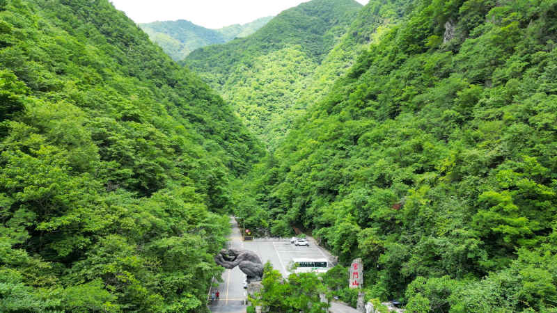 航拍湖北神农架官门山景区