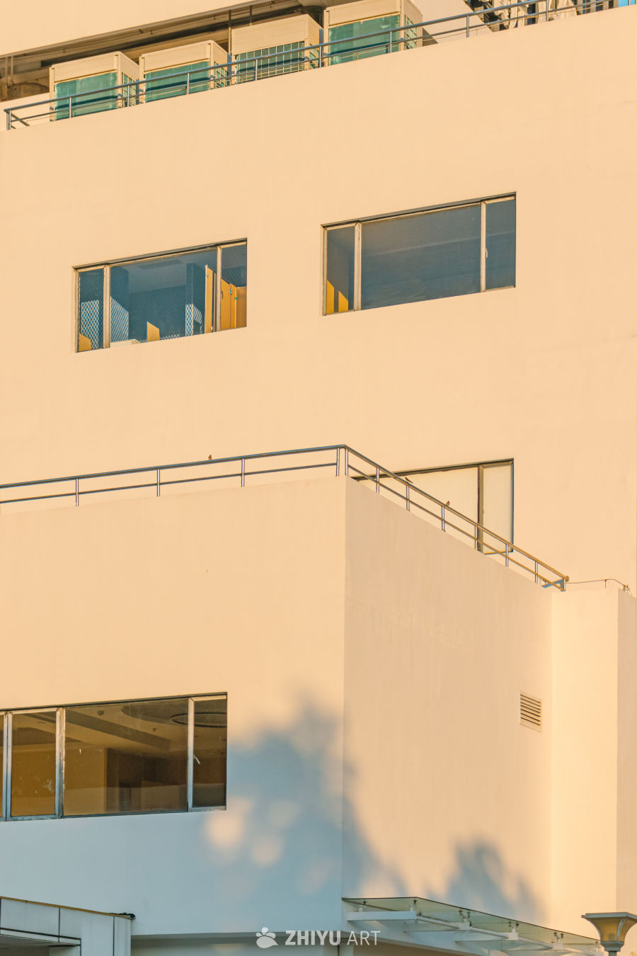 现代建筑的光影之美