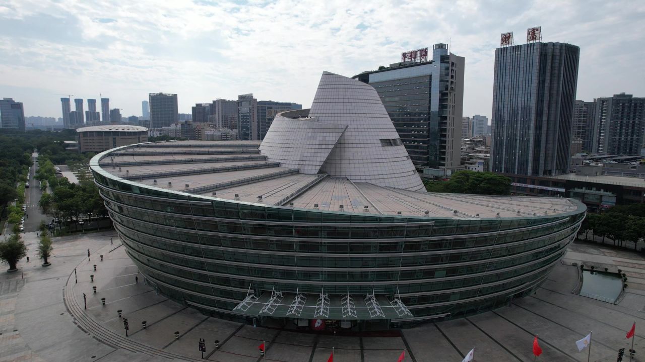 广东东莞玉兰大剧院地标建筑航拍 