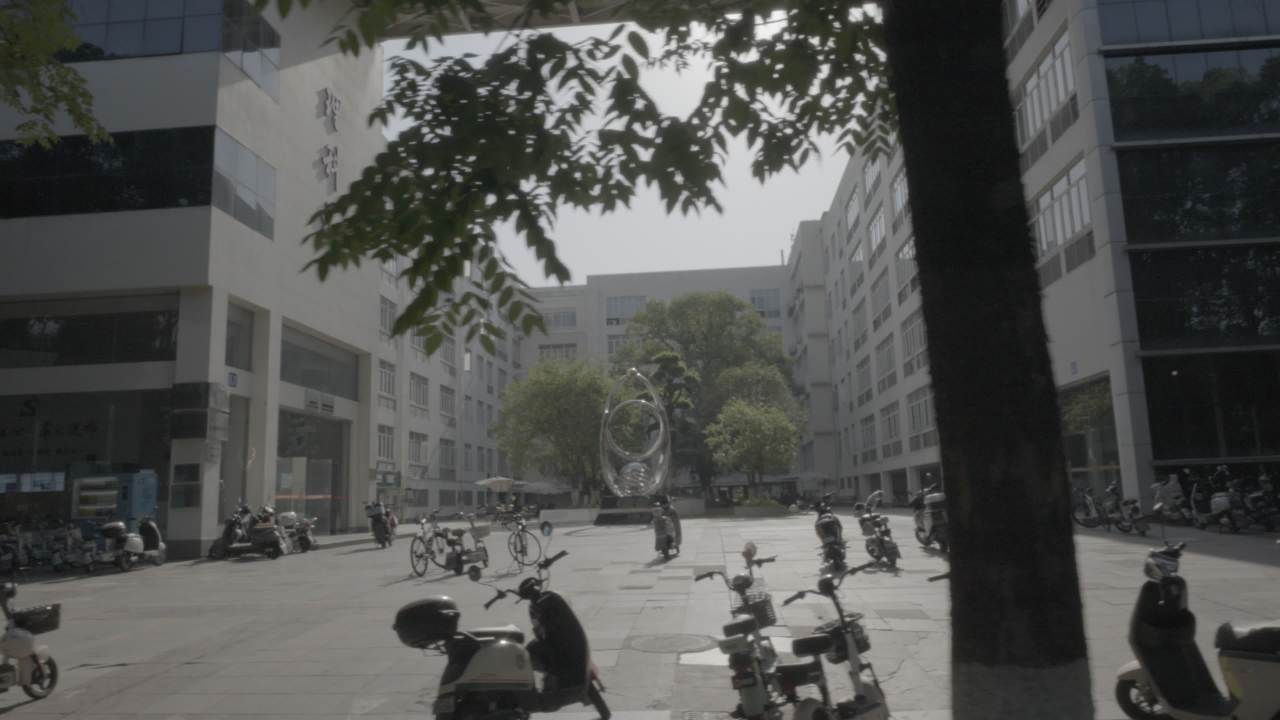 宜昌江边 86