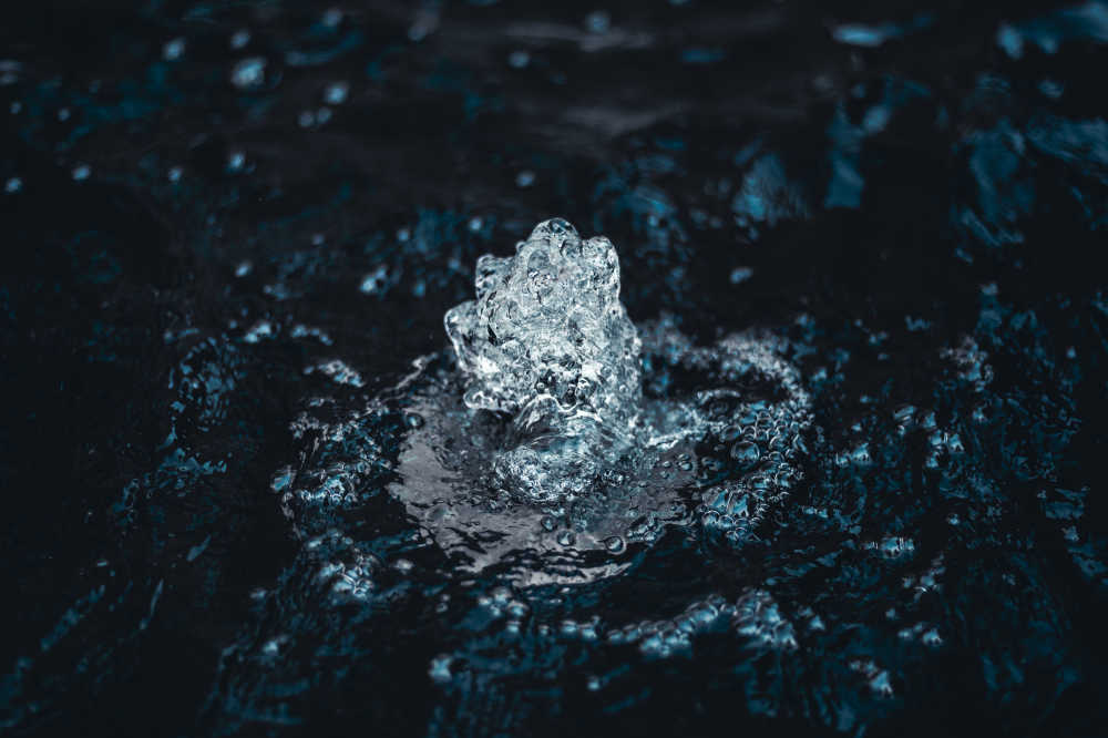 水形物语