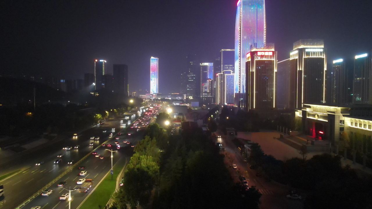 航拍山东济南经十路夜景交通灯光
