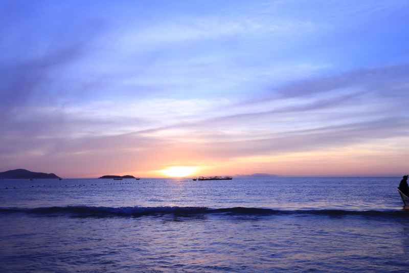 海边日出