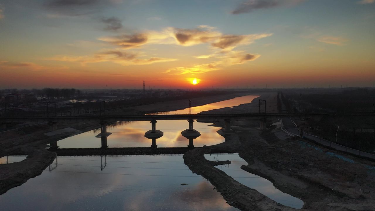 陇海铁路晚霞
