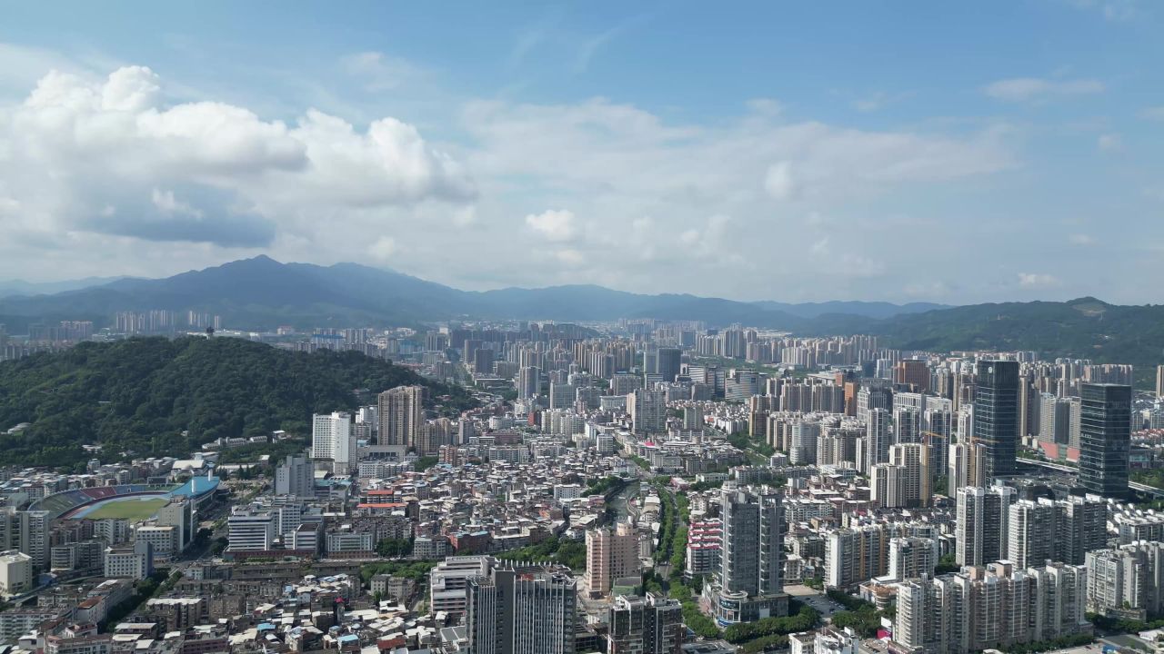 航拍福建龙岩城市大景