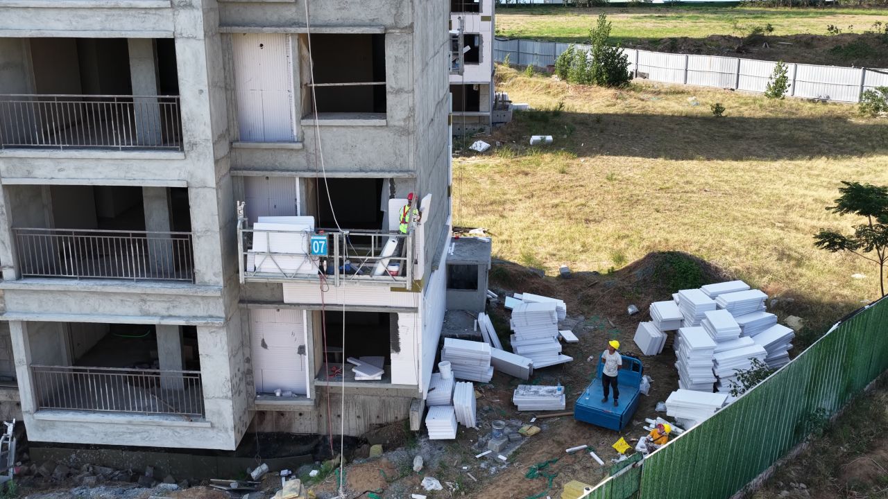 建筑工地外墙保温施工