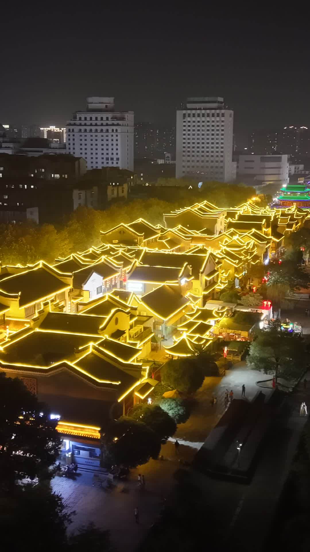 古城夜色
