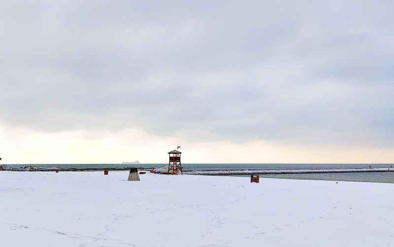海滩上的雪